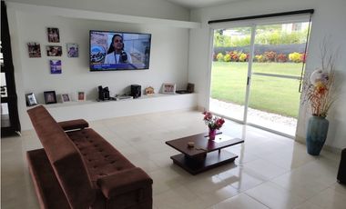 CASA CAMPESTRE EN VENTA SANTA ELENA VIA EL CASTILLO CONJUNTO