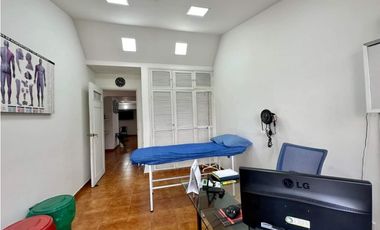 CASA EN VENTA PALMIRA LAS MERCEDES AMPLIA CON OPORTUNIDAD COMERCIAL 