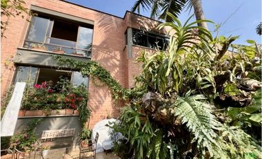 ESPECTACULAR CASA EN EL POBLADO - UNIDAD AVALON