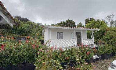 SE VENDE FINCA EN ZIPACÓN, VEREDA CHUSCAL, CON DOS CASAS