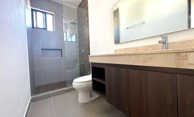 Casa en Privada de 4 recámaras con Piscina y Amenidades