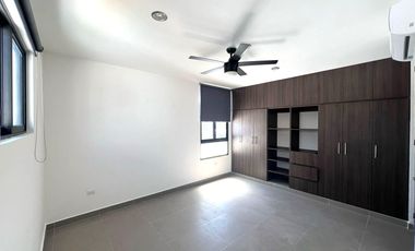Casa en Privada de 4 recámaras con Piscina y Amenidades