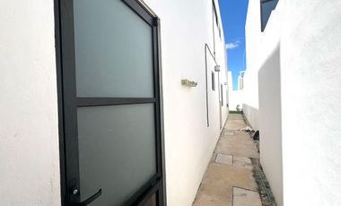 Casa en Privada de 4 recámaras con Piscina y Amenidades
