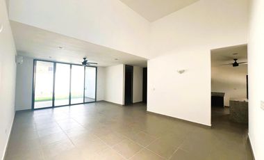 Casa en Privada de 4 recámaras con Piscina y Amenidades