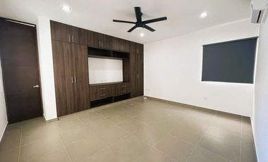 Casa en Privada de 4 recámaras con Piscina y Amenidades