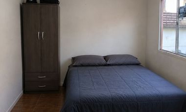 SE ARRIENDA CASA 4 DORMITORIOS Y  2 BAÑOS