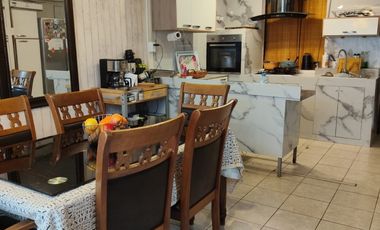 SE ARRIENDA CASA 4 DORMITORIOS Y  2 BAÑOS