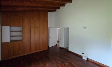 CHACRAS DE LA VILLA! 4 DOR, 2 BAÑOS QUINCHO JARDIN PISCINA