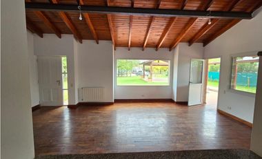 CHACRAS DE LA VILLA! 4 DOR, 2 BAÑOS QUINCHO JARDIN PISCINA
