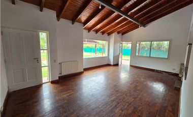 CHACRAS DE LA VILLA! 4 DOR, 2 BAÑOS QUINCHO JARDIN PISCINA
