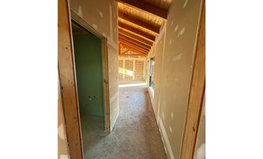 EN VENTA DOS CASAS A TERMINAR EN BARRIO ANDÉN, EL BOLSÓN CA-354