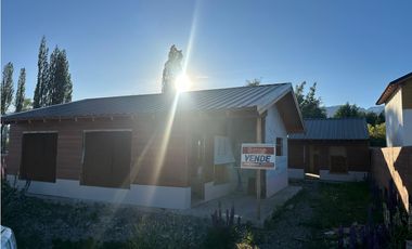 EN VENTA DOS CASAS A TERMINAR EN BARRIO ANDÉN, EL BOLSÓN CA-354