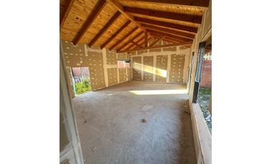 EN VENTA DOS CASAS A TERMINAR EN BARRIO ANDÉN, EL BOLSÓN CA-354