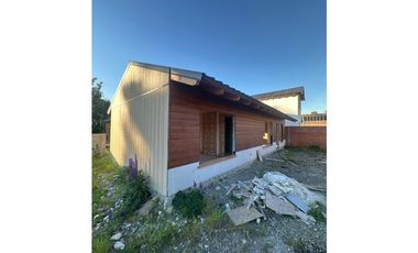 EN VENTA DOS CASAS A TERMINAR EN BARRIO ANDÉN, EL BOLSÓN CA-354