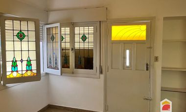 Casa en alquiler c/ cochera en Mendiolaza