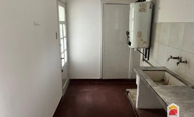 Casa en alquiler c/ cochera en Mendiolaza