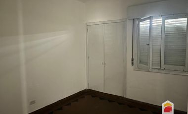 Casa en alquiler c/ cochera en Mendiolaza