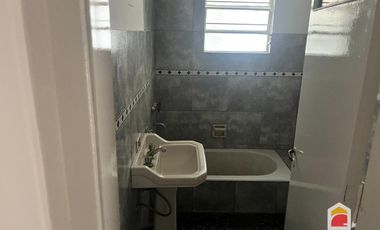 Casa en alquiler c/ cochera en Mendiolaza