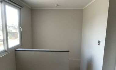 ARRIENDO CASA 4HAB 3BA PADRE HURTADO