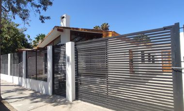 CASA EN SECTOR RESIDENCIAL AMPLIA LUMINOSA