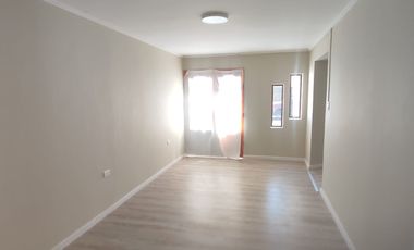 CASA EN SECTOR RESIDENCIAL AMPLIA LUMINOSA