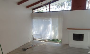 CASA EN SECTOR RESIDENCIAL AMPLIA LUMINOSA