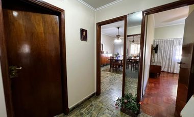 Casa 4 ambientes en venta en Olivos