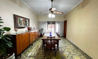 Casa 4 ambientes en venta en Olivos