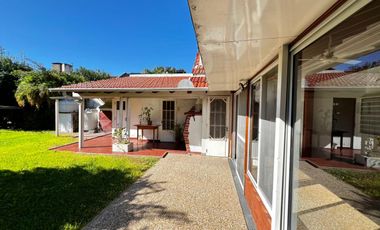Casa 4 ambientes en venta en Olivos