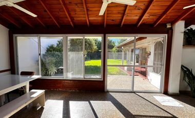 Casa 4 ambientes en venta en Olivos
