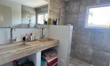 Casa 4 ambientes en dos plantas en alquiler - Barrio Privado Ombúes de Hudson