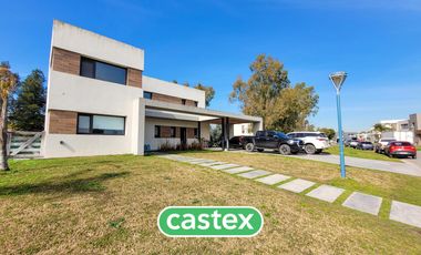 Excelente casa en Alquiler en Terralagos, Canning