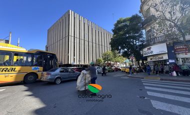 Cochera frente al Mercado Norte
