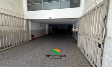 Cochera frente al Mercado Norte