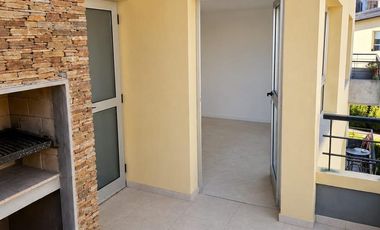 Departamento 3 ambientes con balcón y cochera en alquiler - Fincas de Iraola II