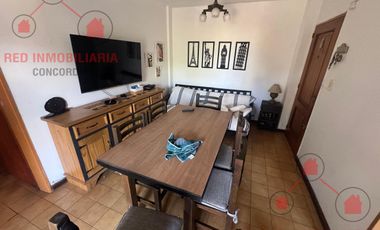 Departamento en primer piso con tres habitaciones, baño, cocina, living comedor, lavadero tipo balcón cerrado.-