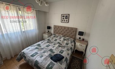 Departamento en primer piso con tres habitaciones, baño, cocina, living comedor, lavadero tipo balcón cerrado.-