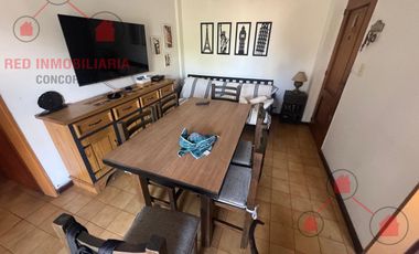 Departamento en primer piso con tres habitaciones, baño, cocina, living comedor, lavadero tipo balcón cerrado.-