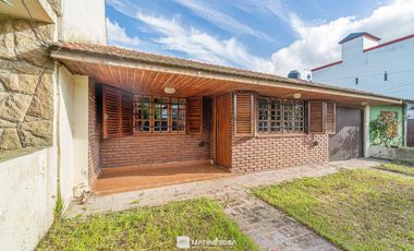 Venta - Casa - 3 ambientes - Patio - Parrilla - A metros del mar - Santa Clara del Mar