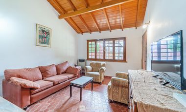 Venta - Casa - 3 ambientes - Patio - Parrilla - A metros del mar - Santa Clara del Mar