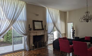 Casa de 4 plantas con Jardín, Pileta y Parilla en Venta - Barrio Parque - Palermo
