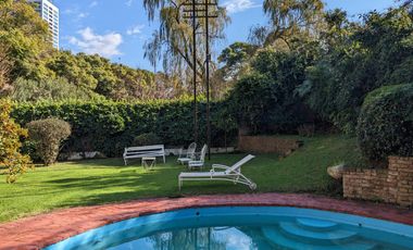 Casa de 4 plantas con Jardín, Pileta y Parilla en Venta - Barrio Parque - Palermo