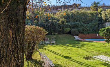 Casa de 4 plantas con Jardín, Pileta y Parilla en Venta - Barrio Parque - Palermo