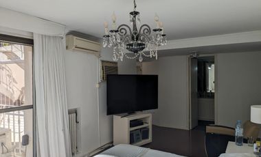 Casa de 4 plantas con Jardín, Pileta y Parilla en Venta - Barrio Parque - Palermo