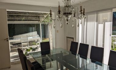 Casa de 4 plantas con Jardín, Pileta y Parilla en Venta - Barrio Parque - Palermo