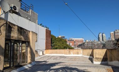 Casa de 4 plantas con Jardín, Pileta y Parilla en Venta - Barrio Parque - Palermo