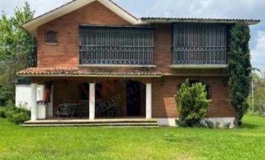 Venta de Rancho en Villa Guerrero, con casa habitación.