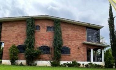 Venta de Rancho en Villa Guerrero, con casa habitación.