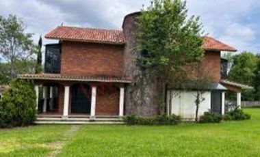 Venta de Rancho en Villa Guerrero, con casa habitación.