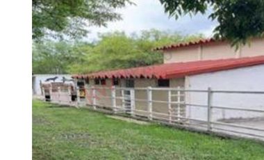Venta de Rancho en Villa Guerrero, con casa habitación.